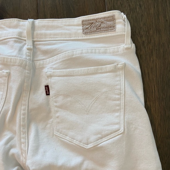 White Levi Jeans - Picture 4 of 4